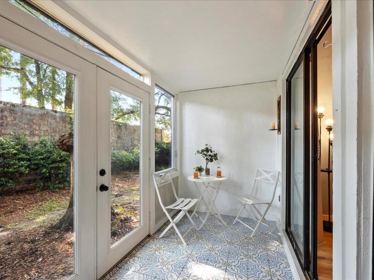 Artist'S Tower Townhome Just Renovated W Loft Gainesville Exterior photo