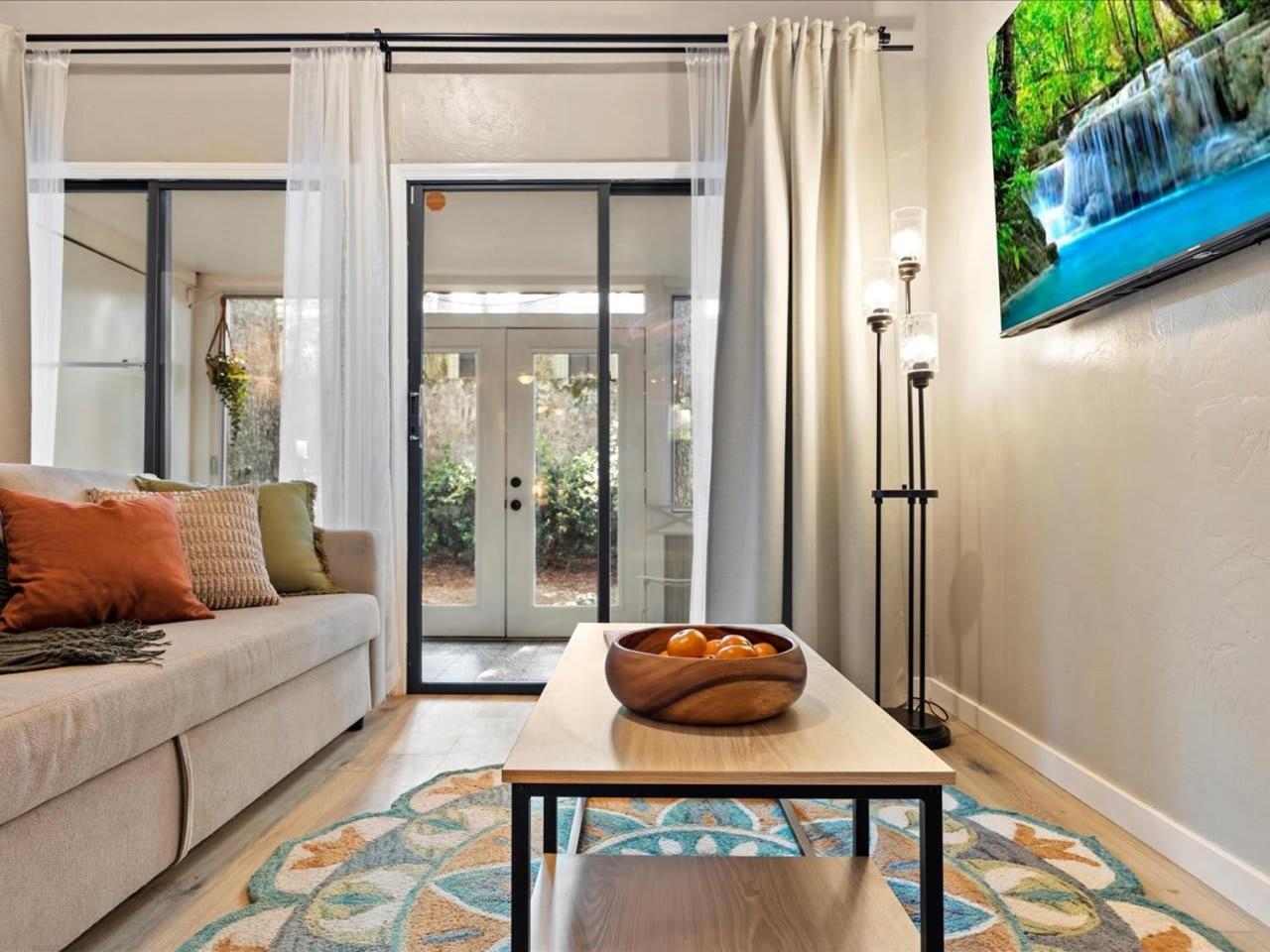 Artist'S Tower Townhome Just Renovated W Loft Gainesville Exterior photo
