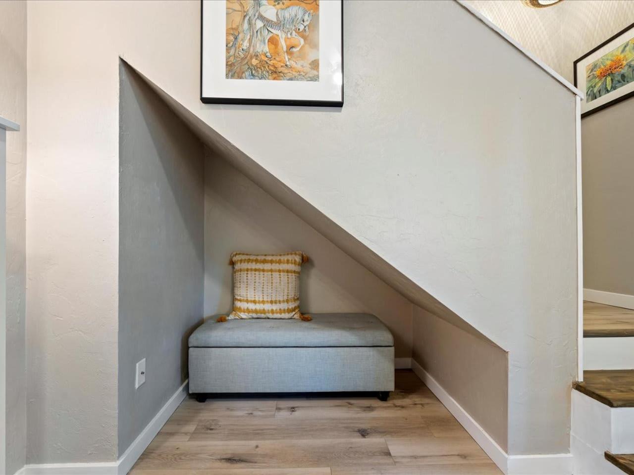 Artist'S Tower Townhome Just Renovated W Loft Gainesville Exterior photo