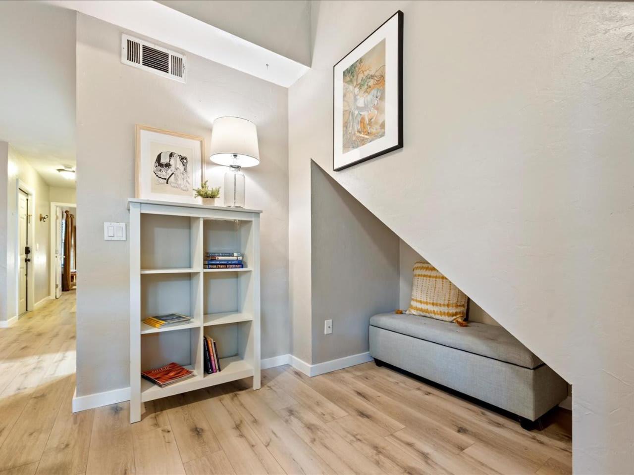 Artist'S Tower Townhome Just Renovated W Loft Gainesville Exterior photo